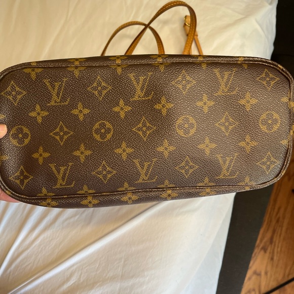 Authentic Louis Vuitton Monogram Never PM Full Tote - Picture 8 of 16
